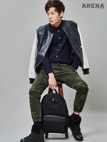 베이스볼 점퍼는 181만원, 가벼워서 실용적인 캠퍼스 백팩 인 나일론은 64만원, 하이톱 슈즈는 75만원 모두 코치 제품.