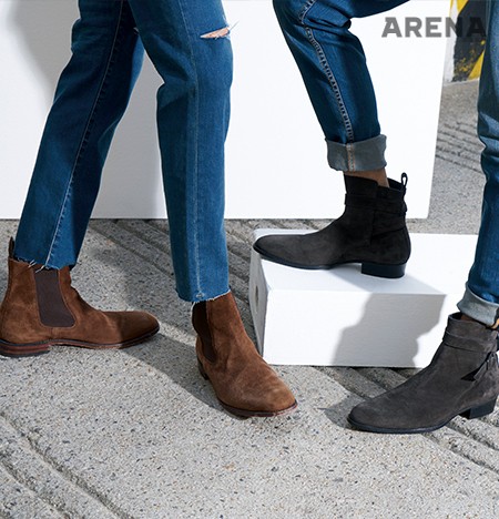 (왼쪽부터) 커팅 데님 팬츠 5만9천9백원 에잇세컨즈, 갈색 스웨이드 첼시 부츠 37만8천원 로크 제품. 워싱 데님 팬츠 4만9천원 자라, 스트랩 장식을 한 첼시 부츠 가격미정 올세인츠 제품. 