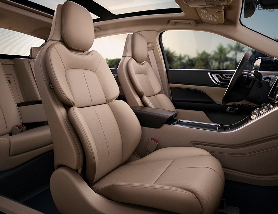 꽃봉오리처럼 퍼진 시트는 섬세하게 몸을 받쳐준다. 컨티넨탈의 핵심 무기..