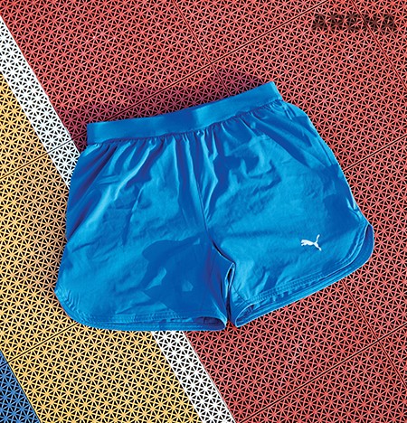 밑단을 둥글게 처리해 편의성을 높인 5인치 길이 반바지 5만4천원 푸마 제품. 