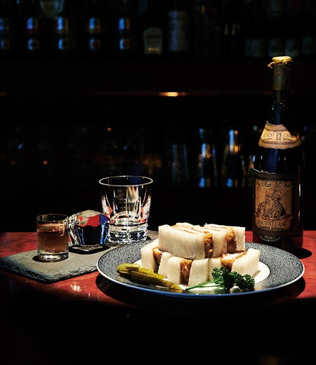 가츠샌드 + 아메리칸 버번위스키