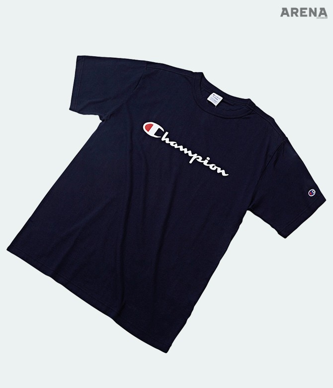 소매에 자그마한 로고 패치를 더한 티셔츠 4만3천원 챔피온 by P.B.A.B. 제품. 