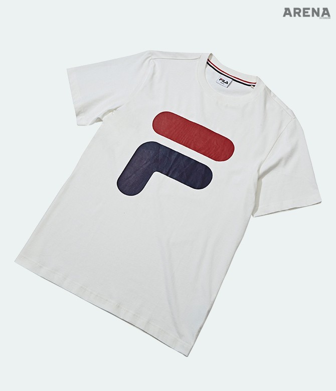 브랜드의 상징적인 로고만을 간결하게 스크린 프린트한 티셔츠 2만9천원 휠라 제품.