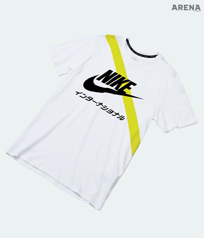 노란색 포인트를 준 인터내셔널 티셔츠 40만원대 나이키 제품.