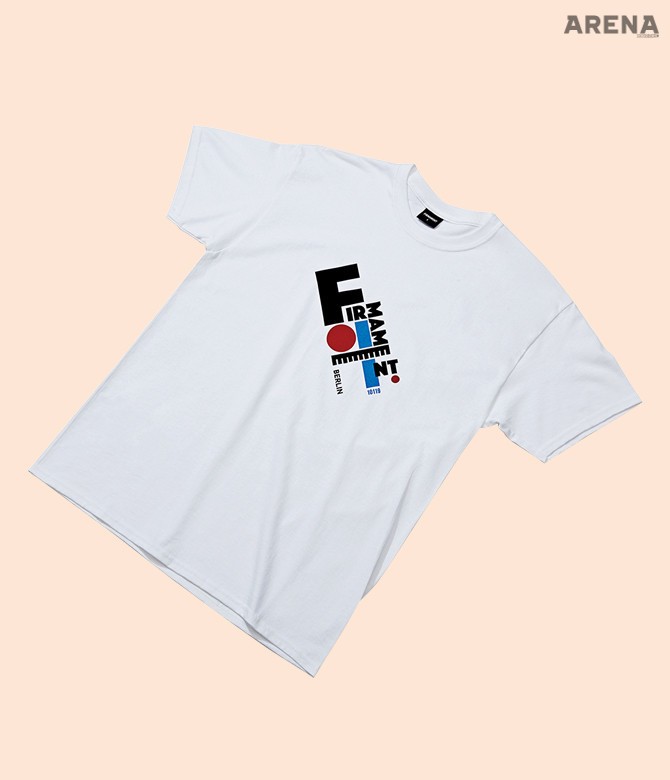 브랜드의 이니셜을 포스터처럼 재배열하고 디자인한 티셔츠 5만9천원 퍼머넌트 by 웝트샵 제품. 