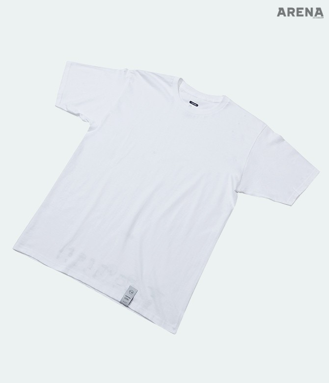 여행 시 옷을 유용하게 꾸릴 수 있도록 접는 방법을 일러스트로 안감에 그려 넣은 티셔츠 10만2천원 테라토라 by 아이엠샵 제품. 