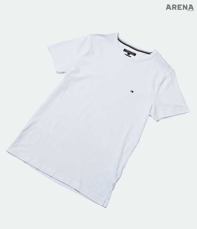 기본적인 디자인에 로고 스티치를 넣은 티셔츠 6만8천원 타미 힐피거 제품.