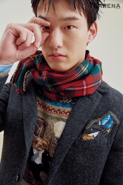 헤링본 재킷 89만9천원·테디 베어 프린트 스웨터 49만9천원·샴브레이 셔츠 가격미정·타탄 체크 머플러 29만9천원·턱시도 테디베어 키링 가격미정 모두 폴로 랄프 로렌 제품. 