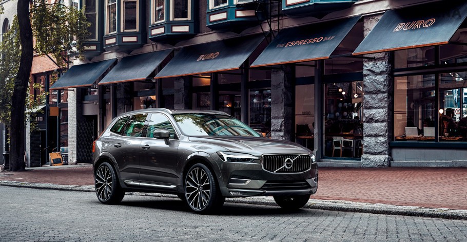 전장과 전폭은 늘고 전고는 낮아져 다이내믹한 디자인을 완성했다.