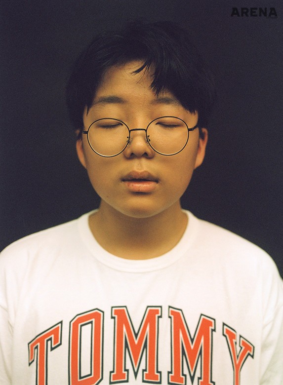 브랜드 로고가 프린트된 흰색 티셔츠 7만5천원 타미 진스 제품.