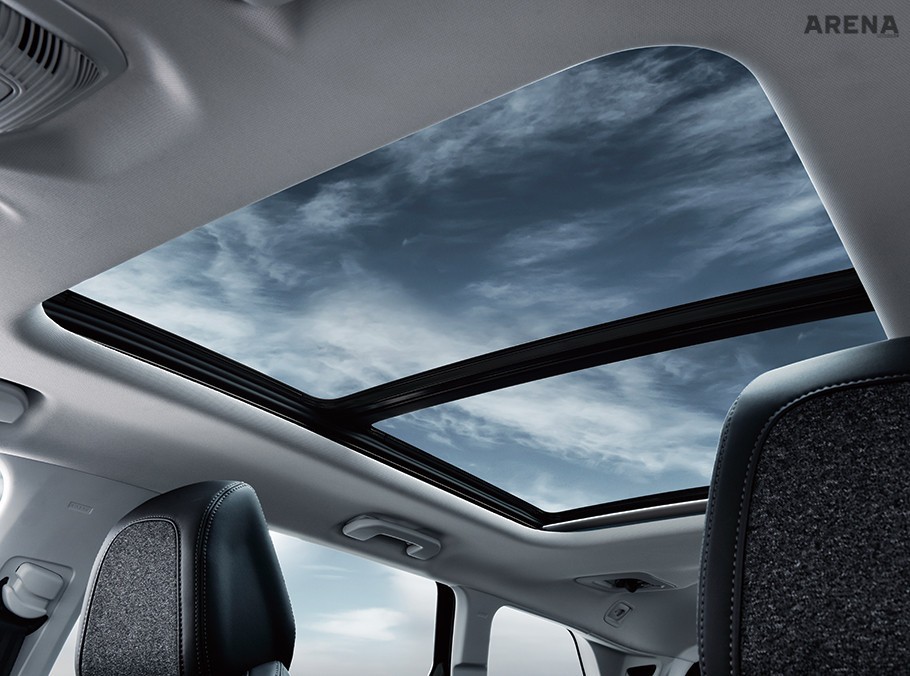 속이 다 시원한 푸조 특유의 선루프.