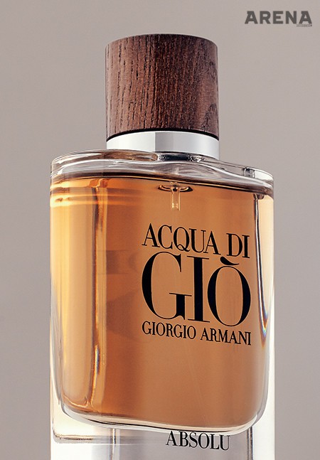 깨끗한 머린 향취와 우드 향의 아쿠아 디 지오 압솔뤼 75mL 12만2천원대 조르지오 아르마니 제품.