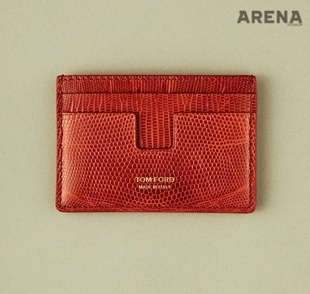 테주스 도마뱀 가죽의 카드 지갑 47만원 톰포드 제품.