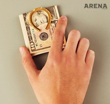 18K 금으로 완성한 머니 클립 4백60만원대 톰포드 제품.