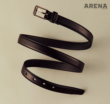 간결한 디자인의 소가죽 벨트 42만원 생 로랑 by 안토니 바카렐로 제품.