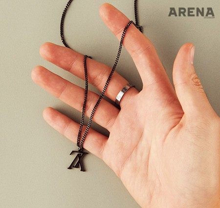 브랜드 로고 펜던트 목걸이 가격미정 루이 비통, 18K 화이트 골드 반지 1백30만원대 까르띠에 제품.