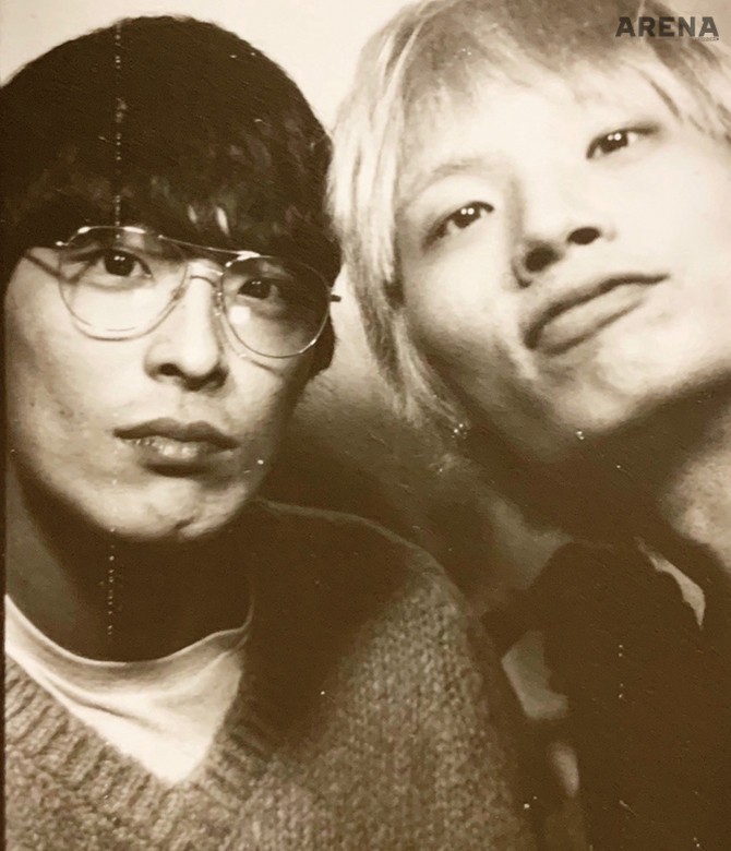 남자끼리 스티커 사진이라니. 그래도 런던에 도착한 기념으로 찍어봤다. 가장 친한 친구 주노와 함께.