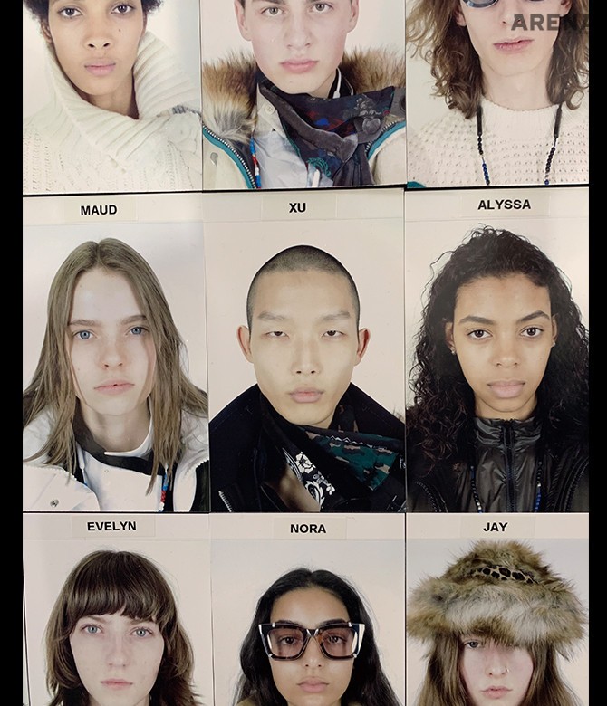 사카이, 앤 드뮐미스터의 캐스팅 보드. 백스테이지에서 나는 ‘XU’로 불린다.
