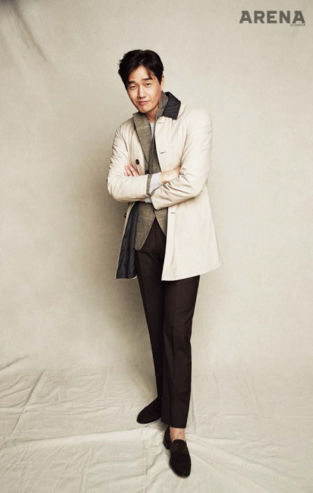 베이지 리버서블 레더 코트 4백59만원·브라운 체크 재킷 2백29만원·그레이 실크 캐시미어 혼방 니트 75만9천원·다크 브라운 울 팬츠 89만원 에스.티. 듀퐁, 에스프레소 아뜰리에 스웨이드 로퍼 69만9천원 에스.티. 듀퐁 슈즈 제품.