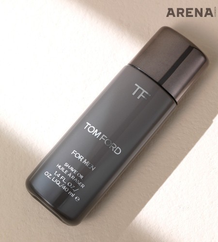 2 깔끔한 셰이빙을 위해 부드러운 피부로 만들어주고 보습을 선사하는 셰이브 오일 40mL 9만2천원 톰 포드 뷰티 제품.