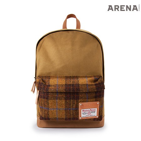 2 체크무늬 트위드로 포인트를 준 갈색 백팩
7만4천원 디얼스 제품.