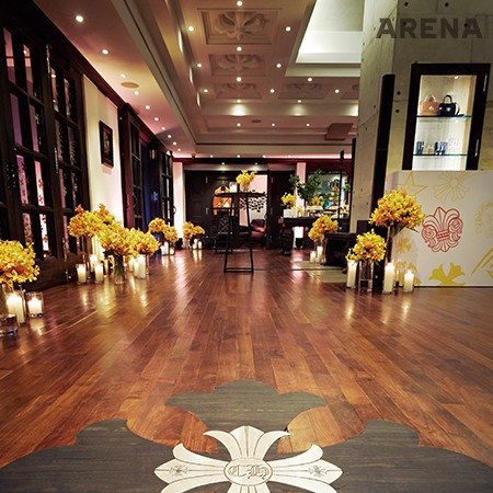 서울을 상징하는 색으로 꾸민 크롬하츠 청담 플래그십 스토어. 