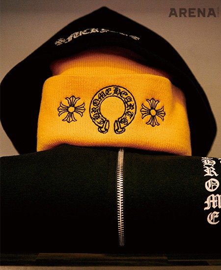 국내 론칭 10주년을 기념해 한정으로 출시한 니트 비니. 