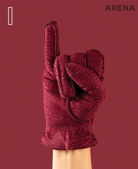 I 카르핀초 가죽으로 만든 와인색 장갑 66만8천원 헤스트라 제품. 
