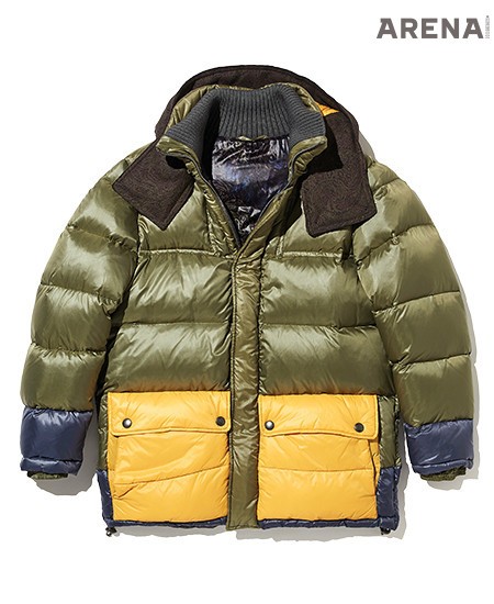 노란색 아웃포켓과 소매 밑단의 컬러 블록이 돋보이는 다운 재킷 2백68만원 에트로 제품. 