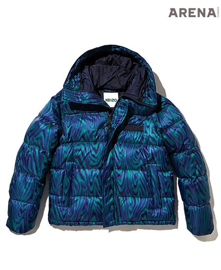 오묘한 색감의 무아레 프린트 푸퍼 재킷 1백5만원 겐조 옴므 제품.