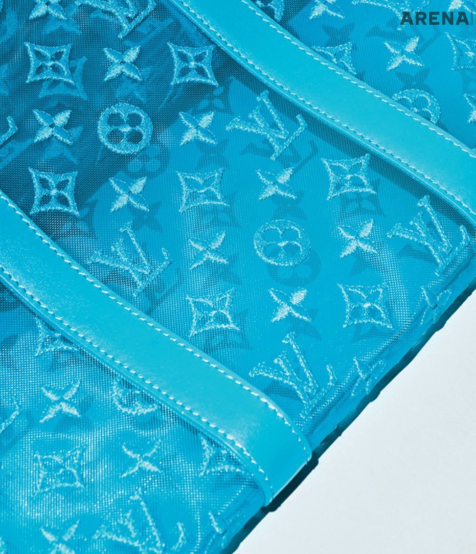 키폴 트라이앵글 모노그램 시스루 가격미정 루이 비통 제품.