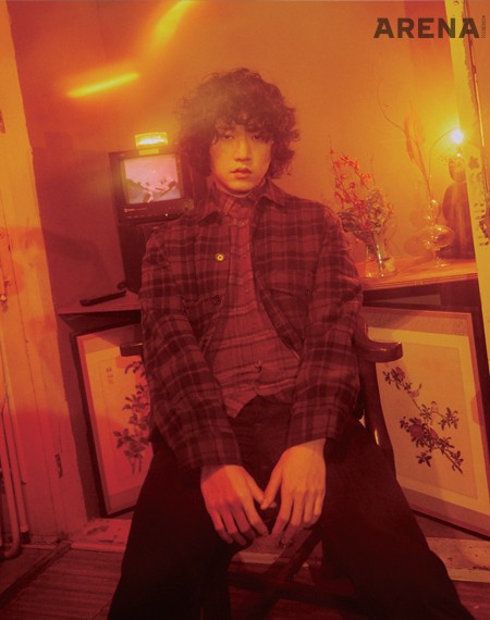 체크무늬 재킷·셔츠 모두 YMC, 팬츠 디젤 제품.