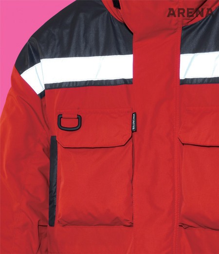 스키 점퍼에서 영감받은 라이트 파카 3백7만원 발렌시아가 제품. 