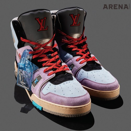 다채로운 소재와 컬러 플레이를 적용한 LV 트레이너 스니커 부츠 가격미정 루이 비통 제품. 