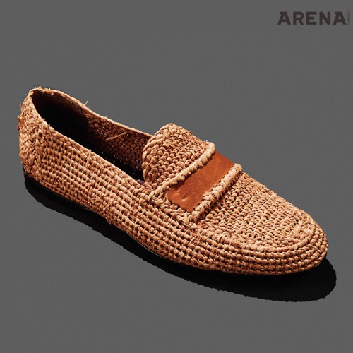 라피아 소재로 짠 플레인 로퍼 가격미정 돌체앤가바나 제품. 