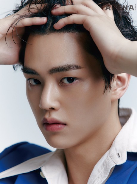 셔츠 르메르, 파란색 수트 우영미 제품.