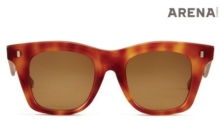 11 CELINE
개성적인 디자인이 돋보이는 CL40057F 선글라스 63만원 셀린느 by 베디베로 제품.