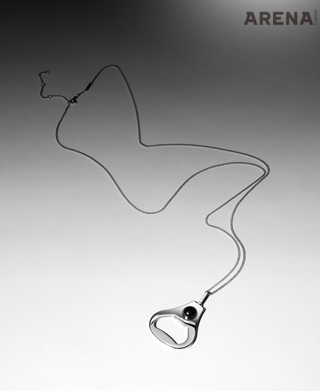 보틀 오프너 모티브 목걸이 셀린느 옴므 by 에디 슬리먼 제품.