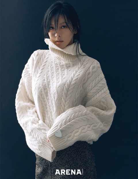 빈티지한 크롭트 터틀넥 니트 인스턴트펑크, 셰브론 패턴의 펜슬 스커트 N21 제품.