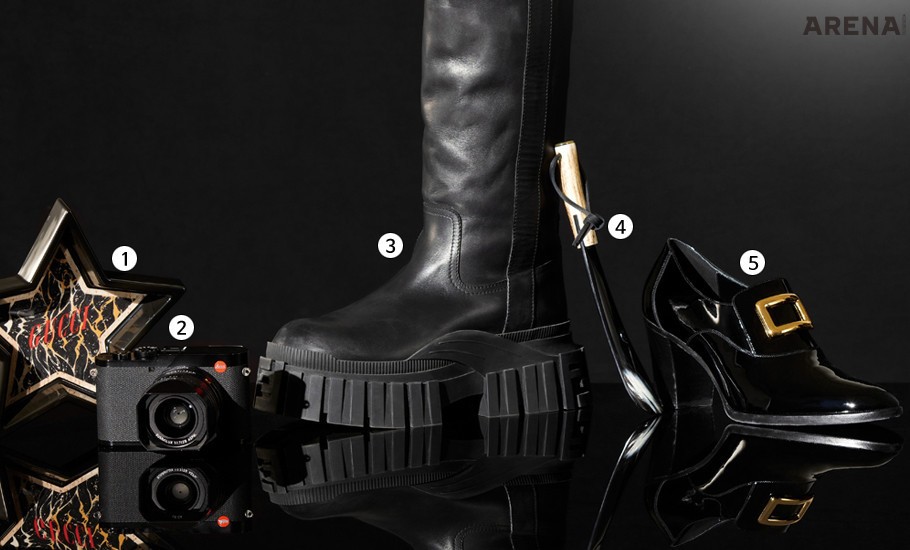 1 별 모양 트레이 84만원 구찌 제품. 2 검은색 카메라 5백94만원 라이카 제품. 3 청키한 롱부츠 가격미정 펜디 제품. 4 구둣주걱 11만8천원 에비혼 by 바버샵 제품. 5 골드 버클 페이턴트 슈즈 가격미정 셀린느 옴므 by 에디 슬리먼 제품.