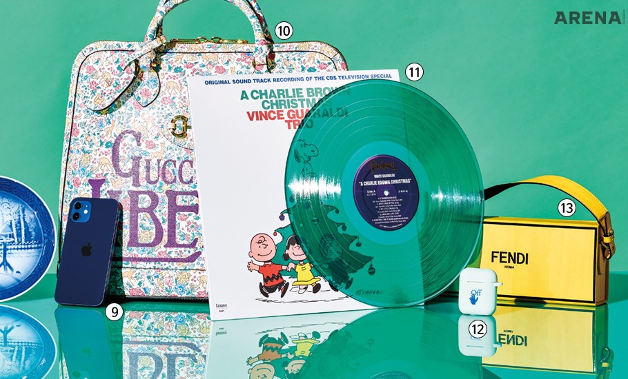 9 파란색 아이폰 12 1백9만원 애플 제품. 10 꽃무늬 토트백 4백30만원 구찌 제품. 11 빈스 과릴디 트리오 LP 에디터 소장품. 12 에어팟 케이스 가격미정 오프화이트 제품. 13 노란색 박스 백 1백만원대 펜디 제품. 