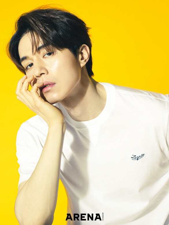 화이트 로고 티셔츠 제냐 제품.