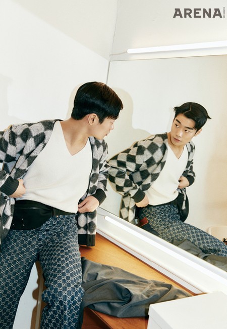 체크무늬 울 카디건 가격미정
니들즈 by 미스터 포터, 브이넥
니트 베스트 11만5천원 코스,
로고 플레이 부츠컷 데님 팬츠
가격미정 구찌, 웨이스트 백
63만원 메종 마르지엘라 제품.