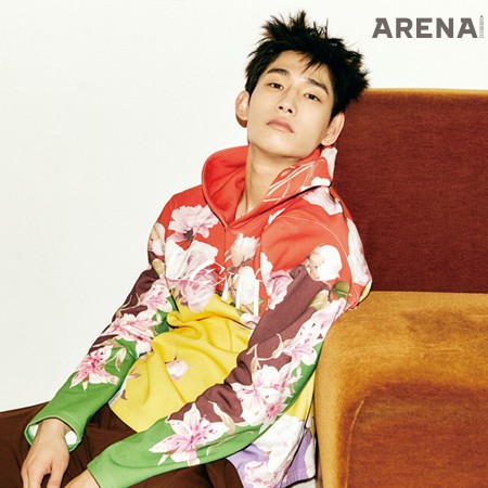 탐스러운
꽃무늬 후드 티셔츠 2백40만원·버뮤다
팬츠 99만원 모두 발렌티노 콜레지오네
밀라노 제품. 