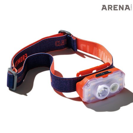 최대 70시간 사용 가능하고 최대 150m까지 빛을 발산해 야간 산행 시 발군의 능력을 발휘한다. 하이커의 양손을 자유롭게 돕는 헤드 랜턴 7만9천원 크레모아 제품.