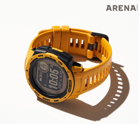 가민 인스팅트 솔라
태양광으로 충전하며 GPS와 이동 경로 추적이 가능해 산행 시 길 잃을 걱정이 없다. 날씨와 기압, 나침반 기능과 심박수 측정까지 가능해 하이킹을 위한 최고의 동반자가 되어준다.