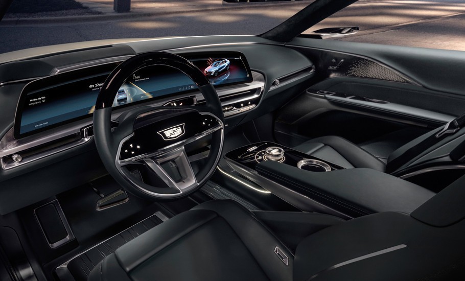 캐딜락 에스컬레이드의 38인치 디지털 콕핏 시스템. P-OLED로 제작한 커브드 디스플레이다.