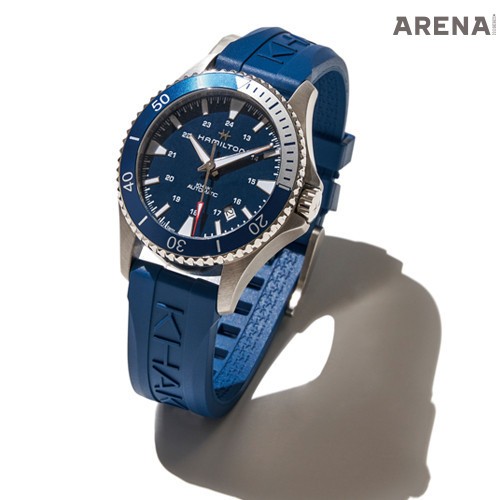 100m 방수 기능을 갖춰 수중 스포츠 활동에 적합한 카키 네이비 스쿠바 워치 1백7만원 해밀턴 제품.