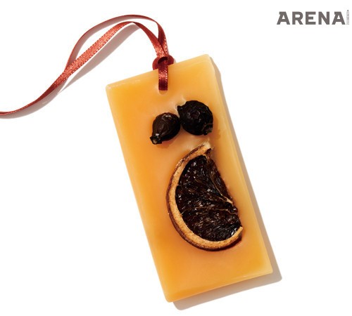 피렌체 언덕의 잎을 사용해 수공예로 만든 왁스 태블릿 2PC 4만2천원 산타마리아 노벨라 제품.