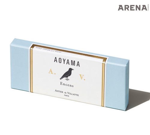 젖은 나무, 갓 세탁한 리넨이 오래된 일본식 목조 가옥을 연상시켜 비가 오는 날 피우기 좋은 아오야마 인센스 7만2천원 아스티에 드 빌라트 제품.